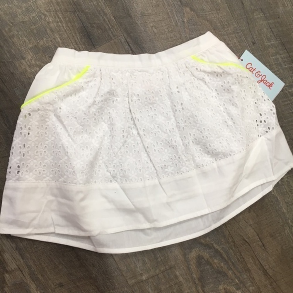 Cat & Jack white skirt w pockets